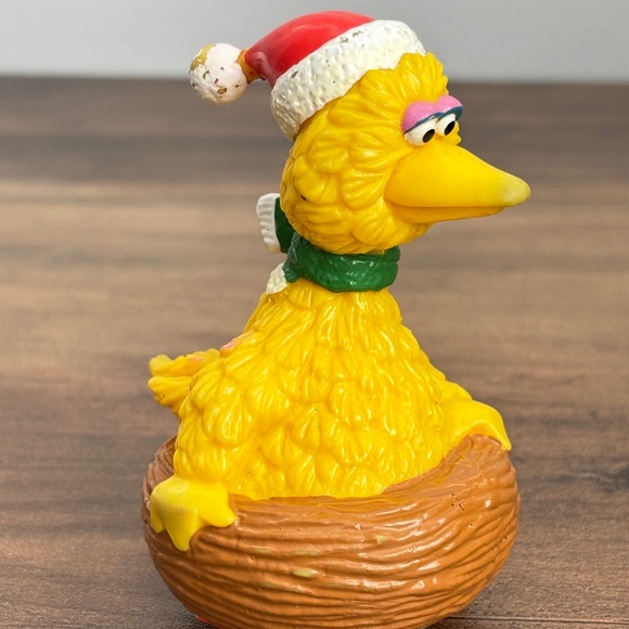 VINTAGE Sesame Street BIG BIRD Santa Hat Christmas Nest Applause PVC Toy Figure - Picture 1 of 8